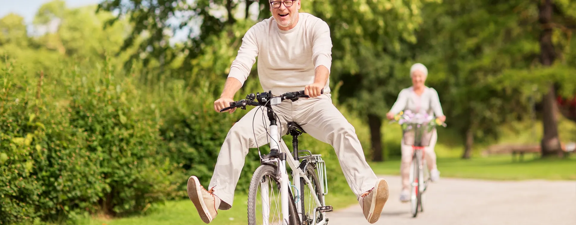 Älteres glückliches Päärchen