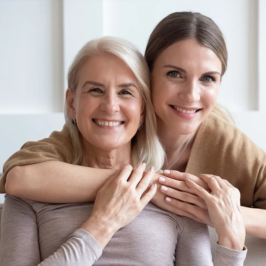 Fröhliche Familie mit Kind